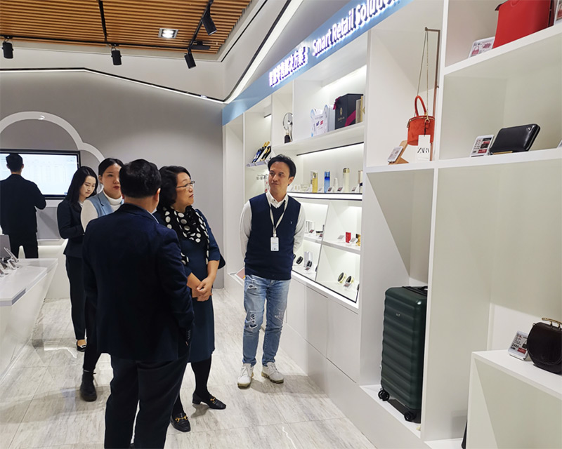 深圳擔保集團領導蒞臨指導工作，云里物里成績驕人備受肯定！